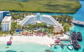 Oasis Palm Hotel Cancun